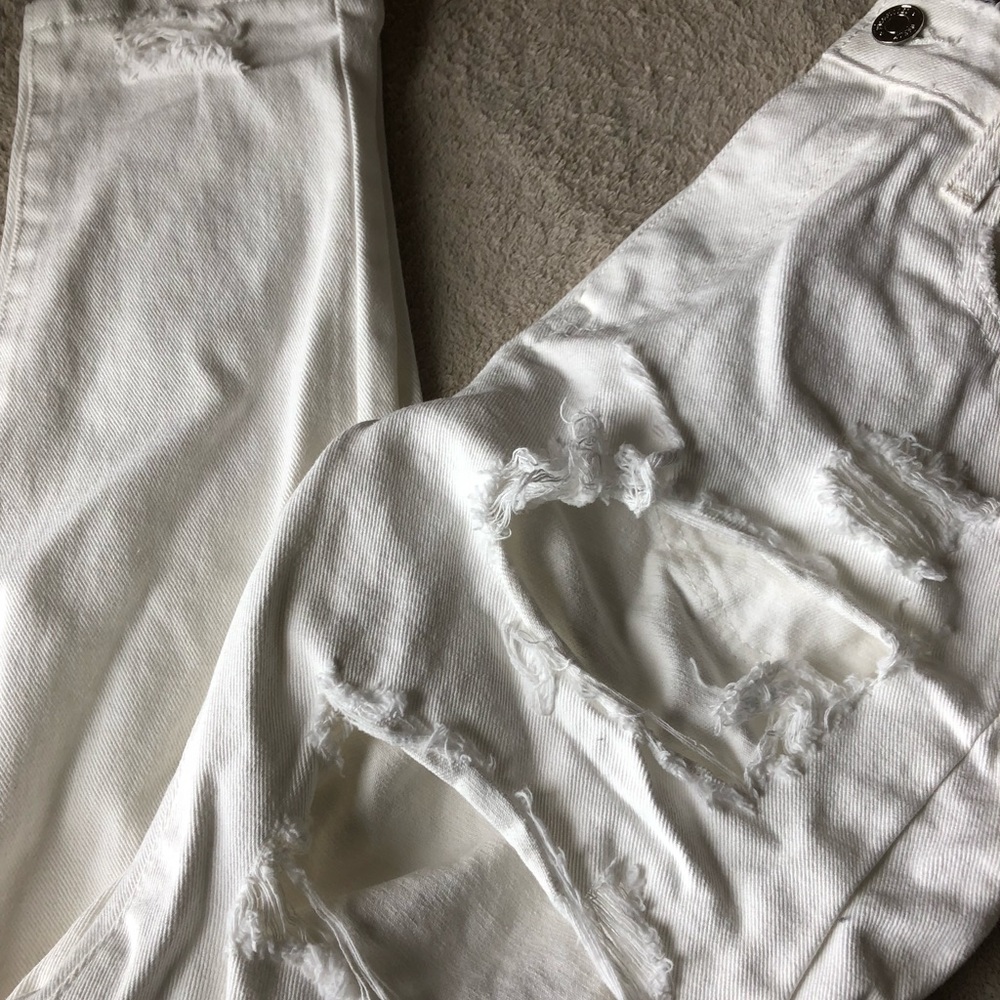 NWT white high rise ripped mom jeans - Picture 3 of 4